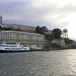 Mit dem Schiff vorbei an Alcatraz